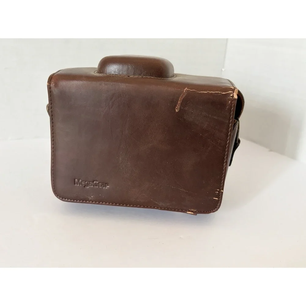 MegaGear Nikon D3500 Ever Ready Brown Leather Camera Case